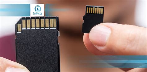 What is the difference between memory card and smart card in 